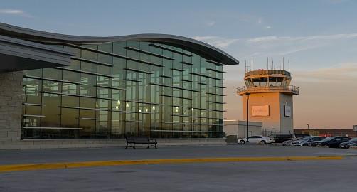 Manhattan Regional Airport - MHK