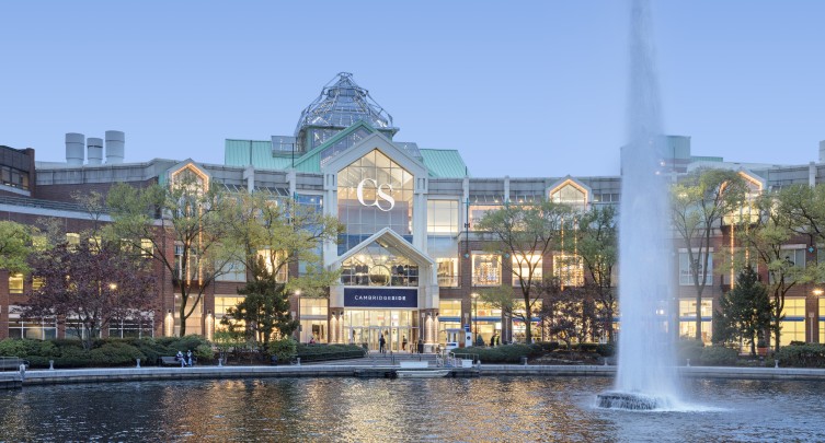 FREE Indoor Holiday Movie Day at CambridgeSide: The Polar Express